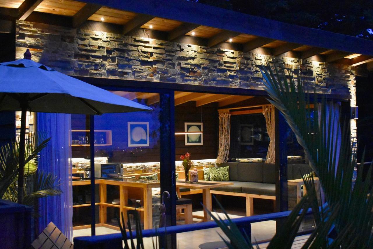 ---- Escapada De Lujo Para Dos ---- Casa Boutique Privada - Vistas Al Oceano - Parrilla Y Fogon En Quincho Privado - Insumos Desayuno - Tu Estadia Incluye Gratis 1 Sesion De Hidromasaje & Cromoterapia Bajo Las Estrellas En Jacuzzi Privado (Adults Onl Pichilemu Exterior foto